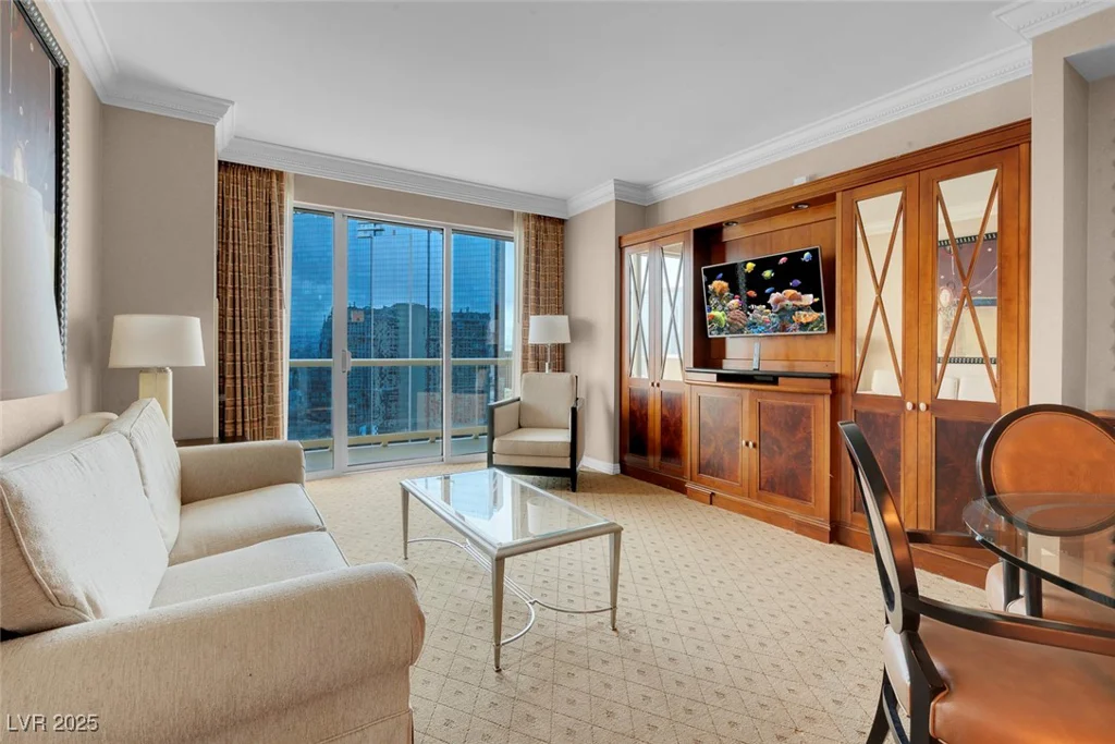 135 HARMON, Las Vegas, NV 89109