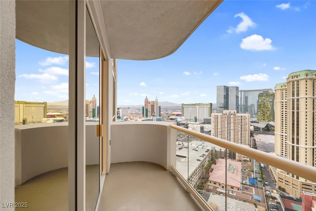 135 HARMON, Las Vegas, NV 89109
