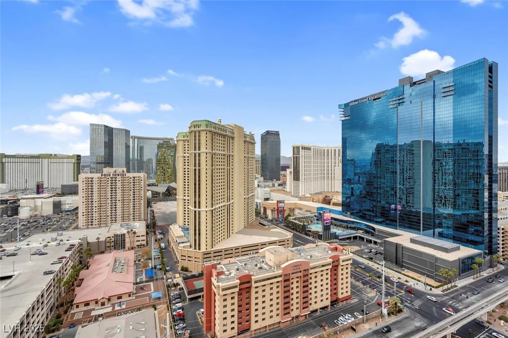 135 HARMON, Las Vegas, NV 89109