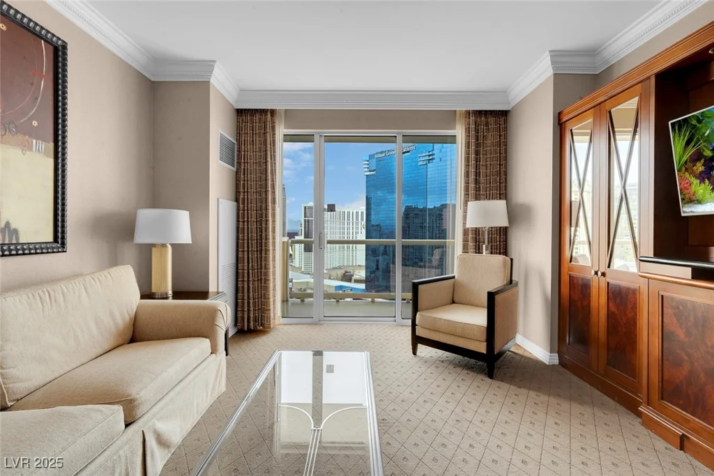 135 HARMON, Las Vegas, NV 89109