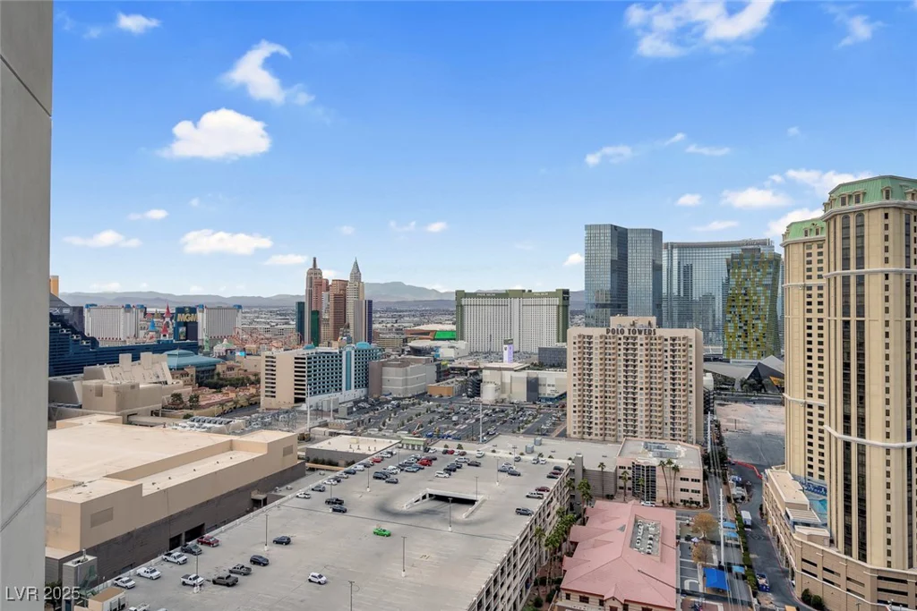 135 HARMON, Las Vegas, NV 89109