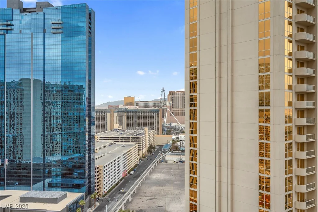 135 HARMON, Las Vegas, NV 89109