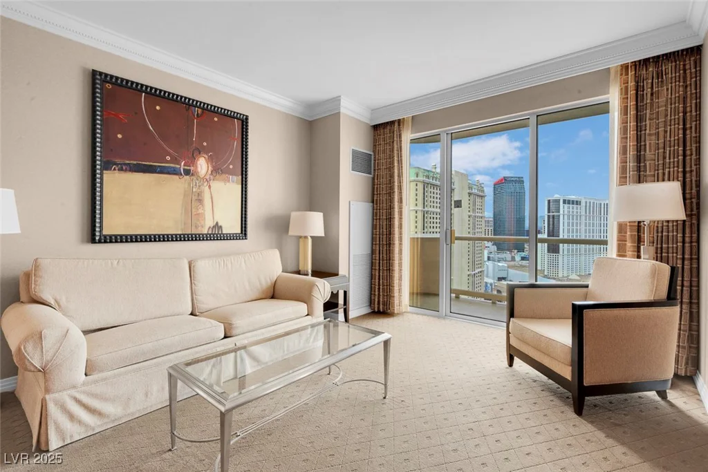 135 HARMON, Las Vegas, NV 89109