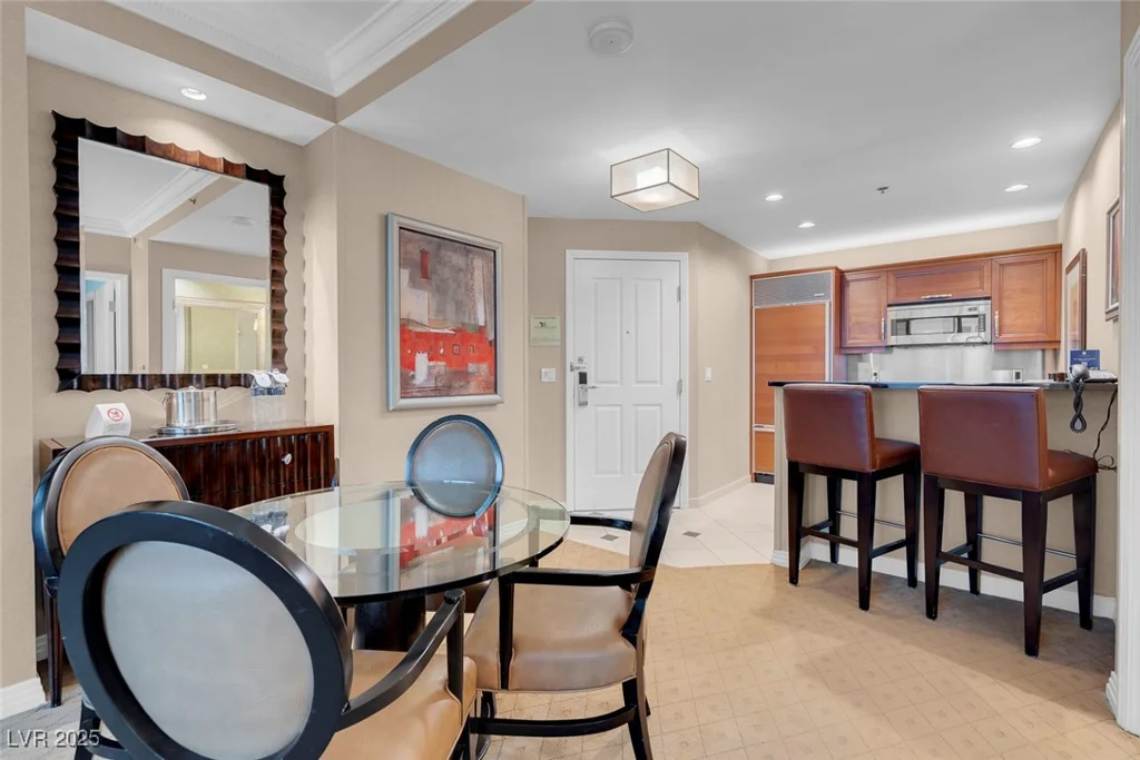 135 HARMON, Las Vegas, NV 89109