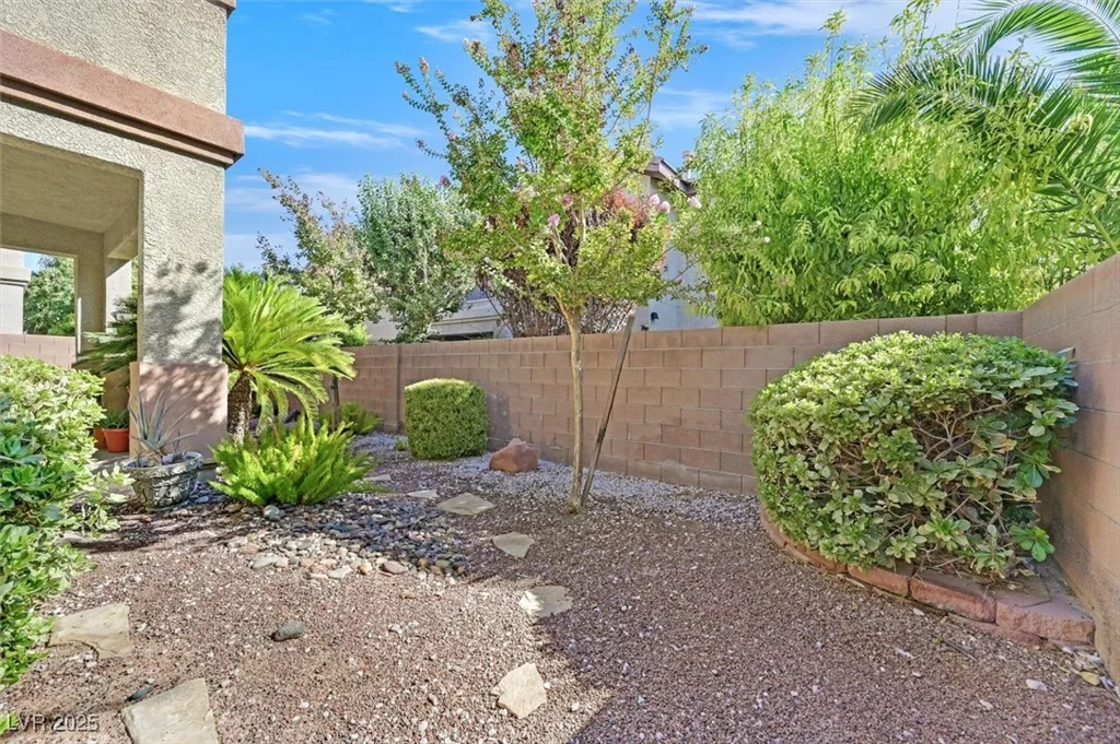 8212 Opal Falls, North Las Vegas, NV 89085