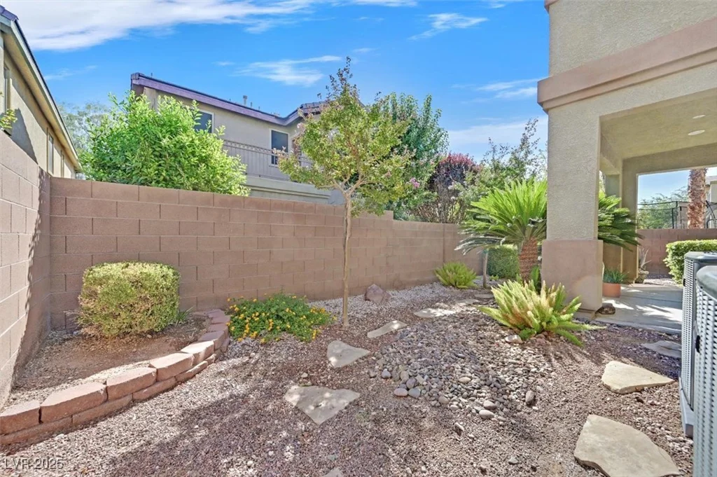 8212 Opal Falls, North Las Vegas, NV 89085