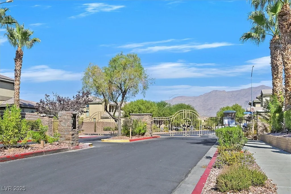 8212 Opal Falls, North Las Vegas, NV 89085