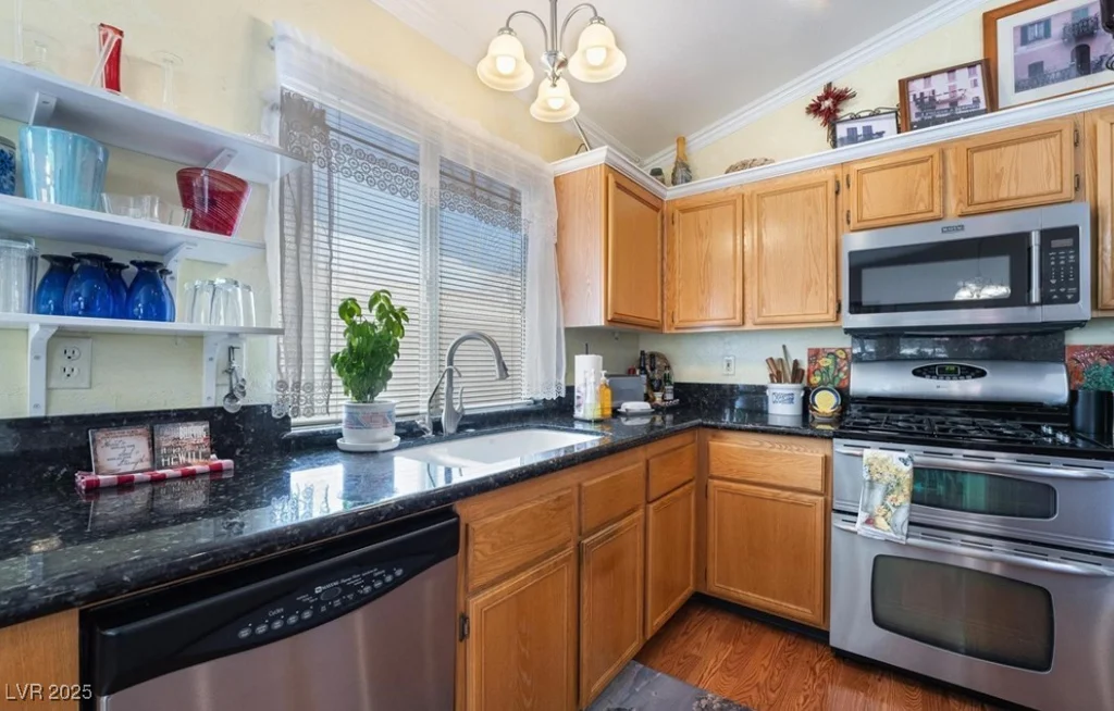 1060 Gallant Fox, Henderson, NV 89015