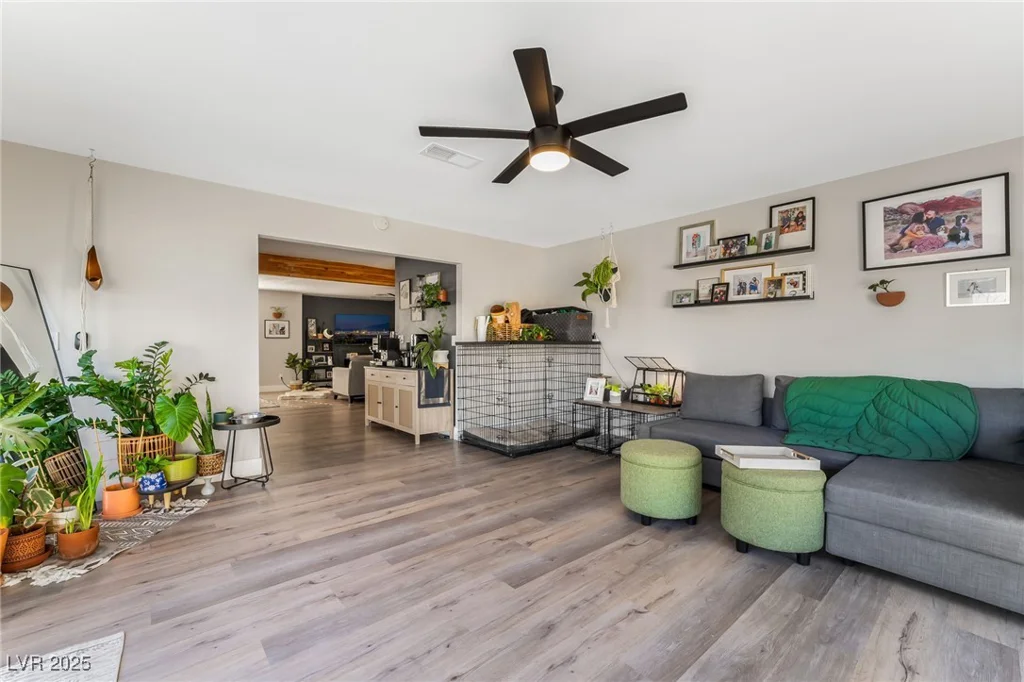 4818 El Tesoro, Las Vegas, NV 89121