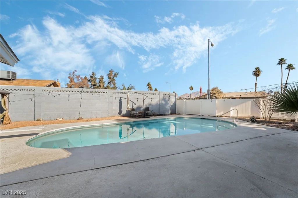 4818 El Tesoro, Las Vegas, NV 89121