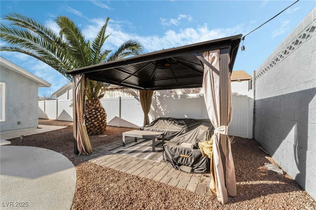 4818 El Tesoro, Las Vegas, NV 89121