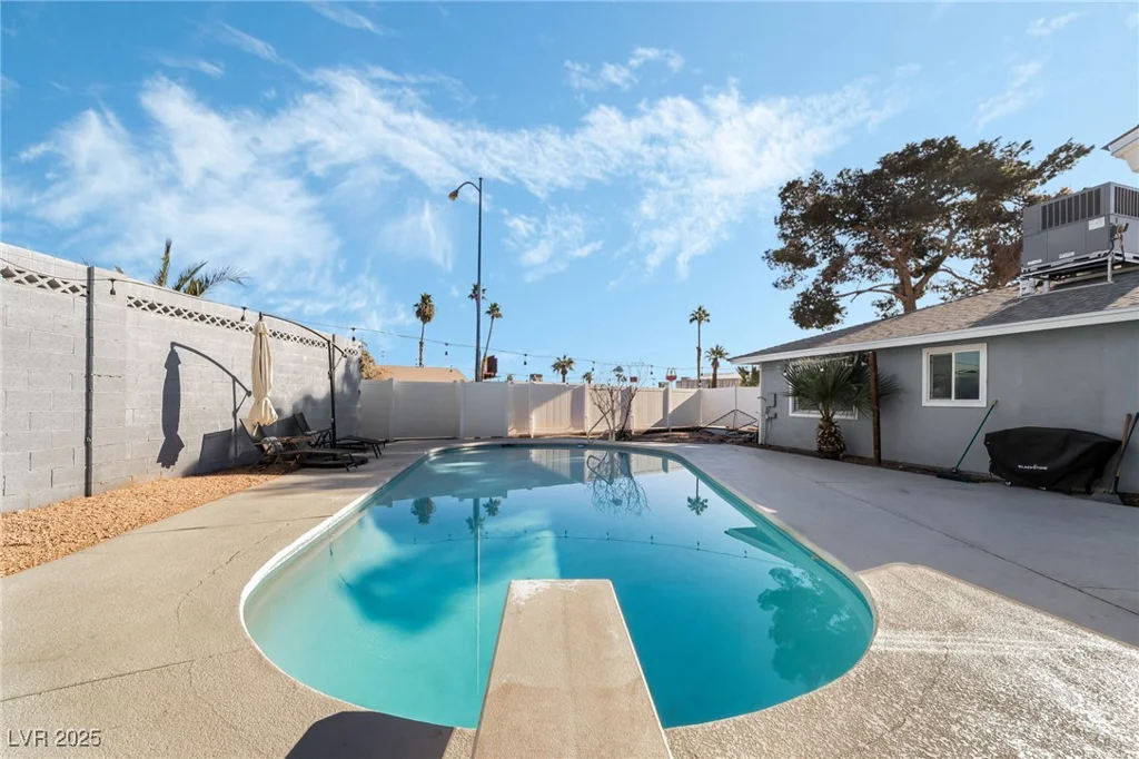 4818 El Tesoro, Las Vegas, NV 89121