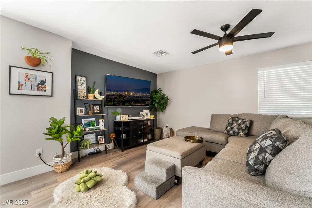 4818 El Tesoro, Las Vegas, NV 89121