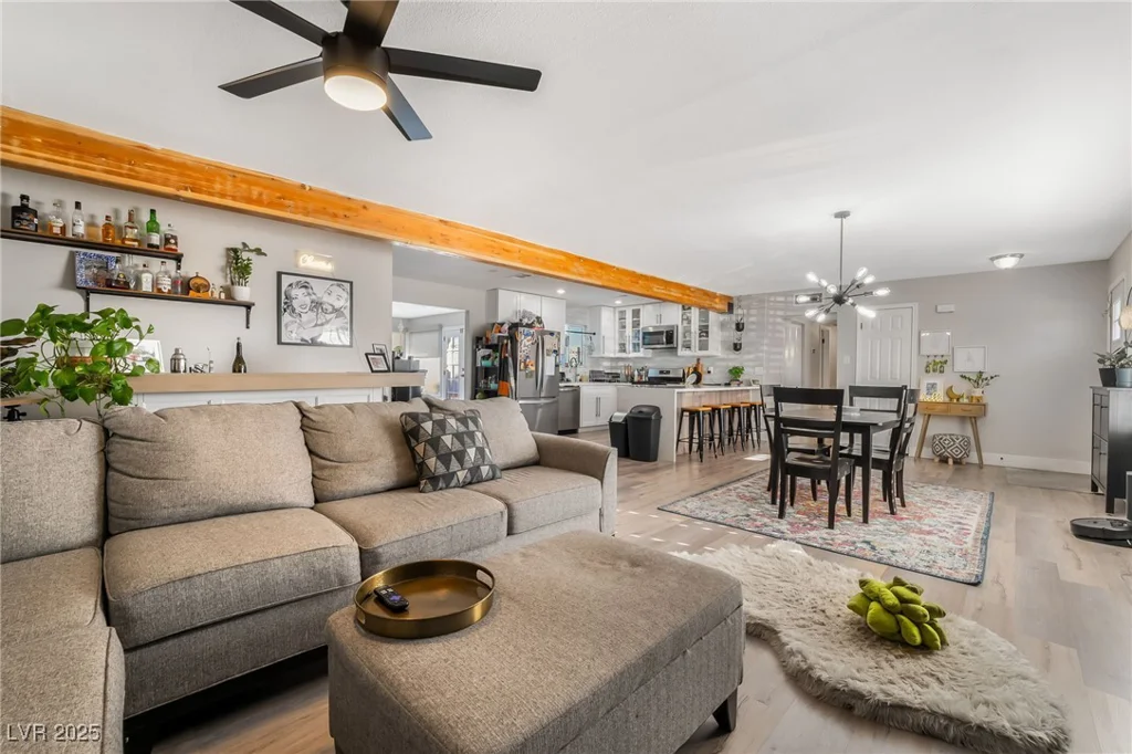 4818 El Tesoro, Las Vegas, NV 89121