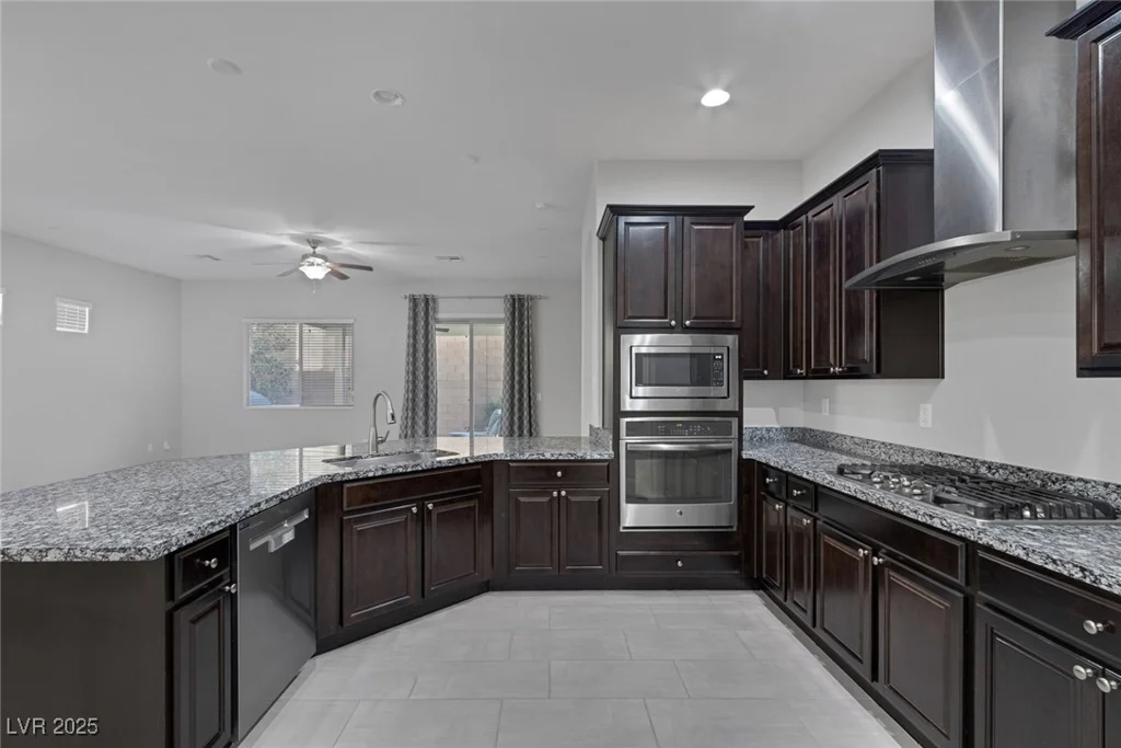 87 Newton Ridge, Las Vegas, NV 89183