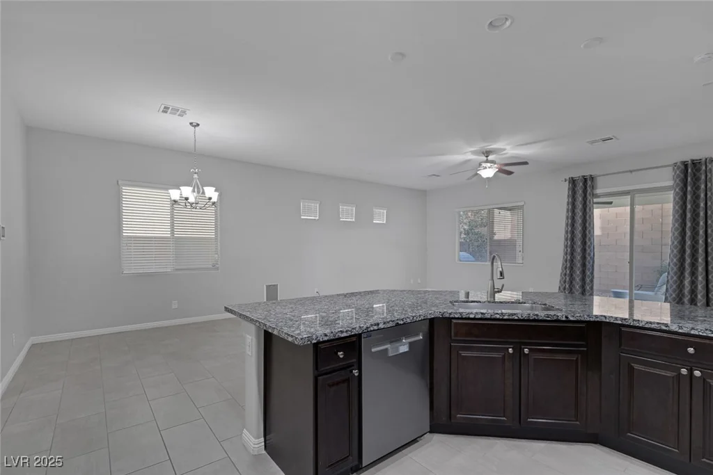 87 Newton Ridge, Las Vegas, NV 89183