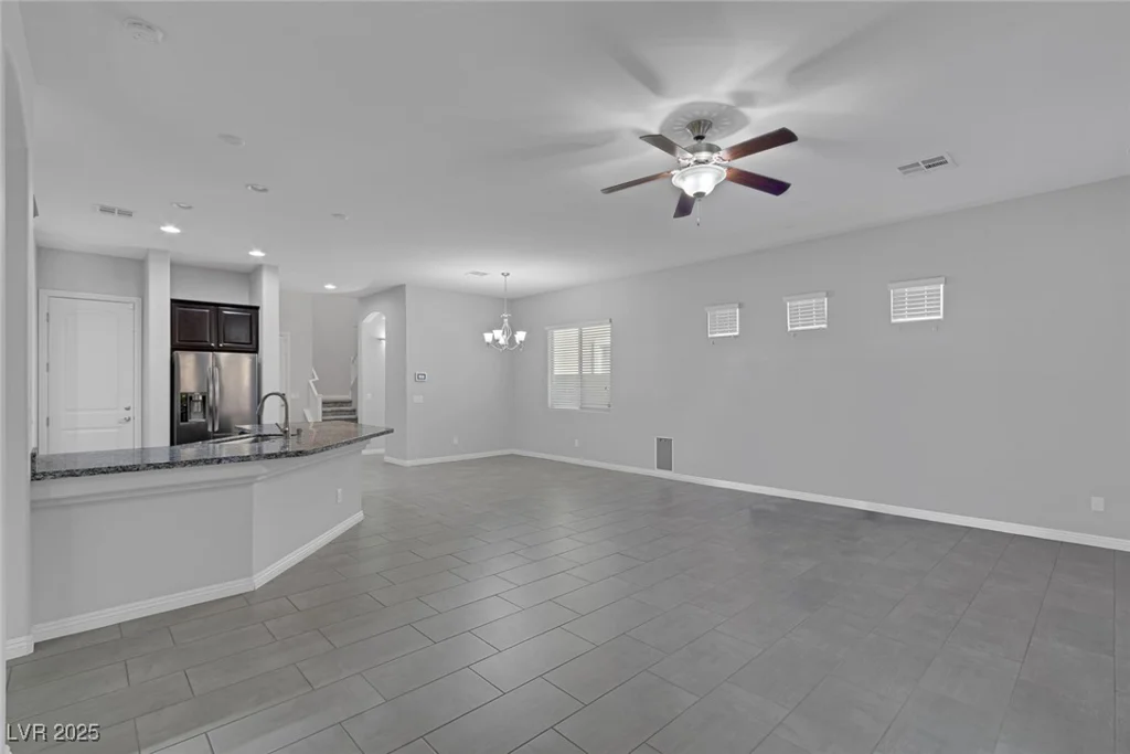 87 Newton Ridge, Las Vegas, NV 89183