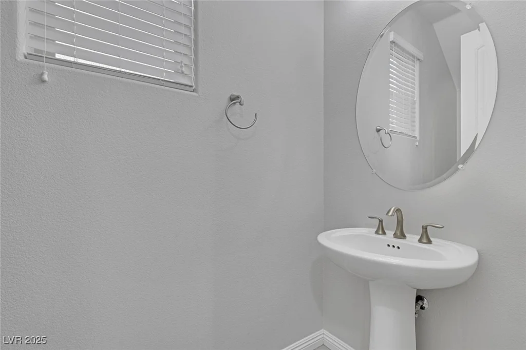 87 Newton Ridge, Las Vegas, NV 89183