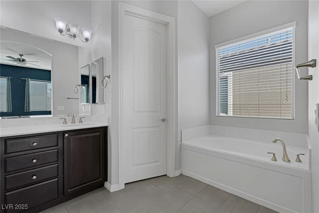 87 Newton Ridge, Las Vegas, NV 89183