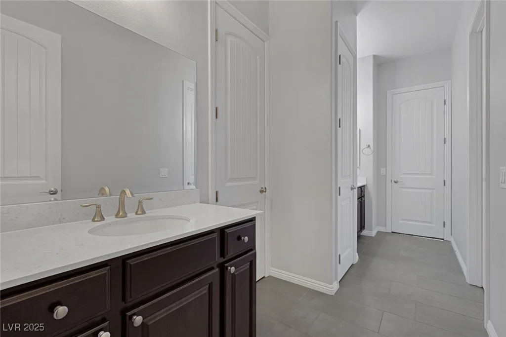 87 Newton Ridge, Las Vegas, NV 89183