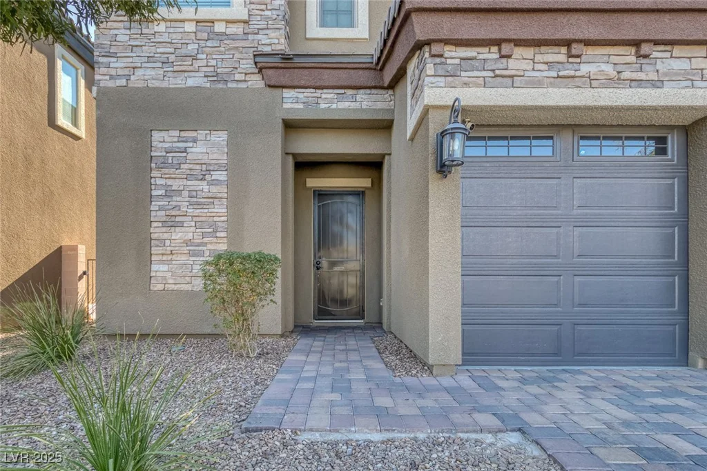 87 Newton Ridge, Las Vegas, NV 89183