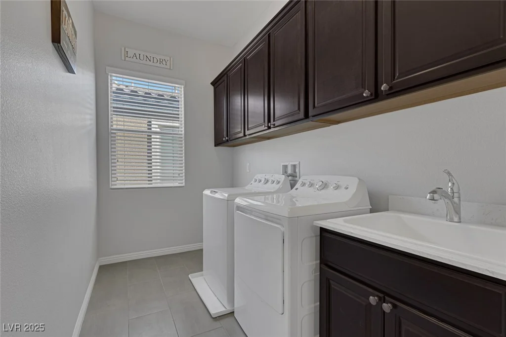 87 Newton Ridge, Las Vegas, NV 89183