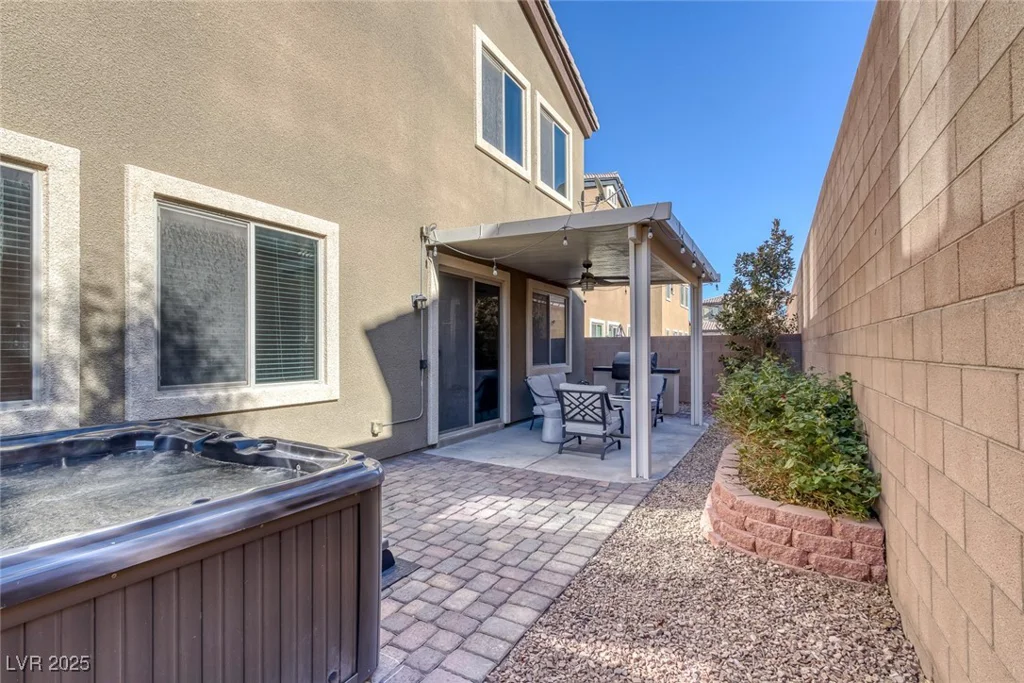 87 Newton Ridge, Las Vegas, NV 89183