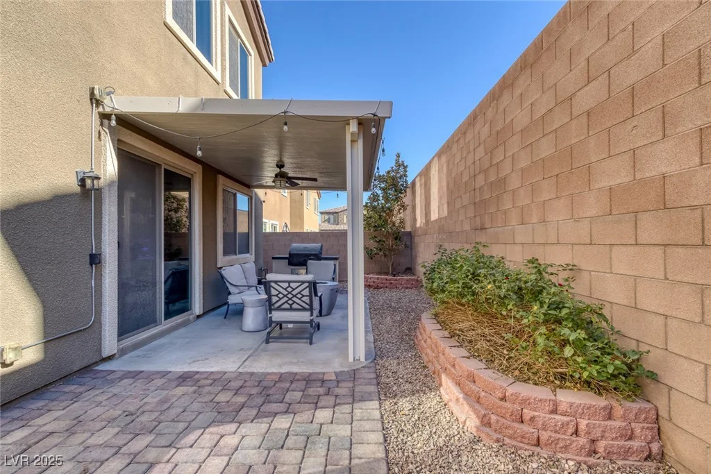 87 Newton Ridge, Las Vegas, NV 89183