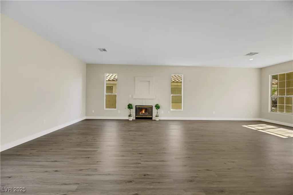 5912 Royal Castle, Las Vegas, NV 89130
