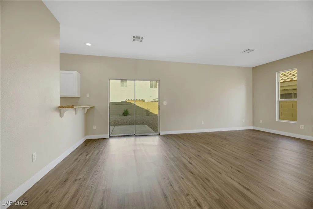 5912 Royal Castle, Las Vegas, NV 89130