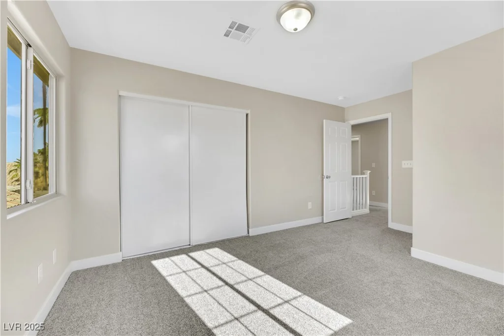 5912 Royal Castle, Las Vegas, NV 89130