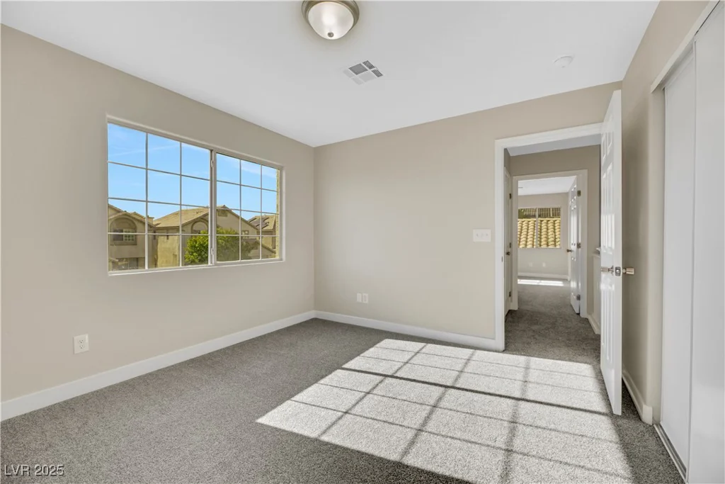 5912 Royal Castle, Las Vegas, NV 89130