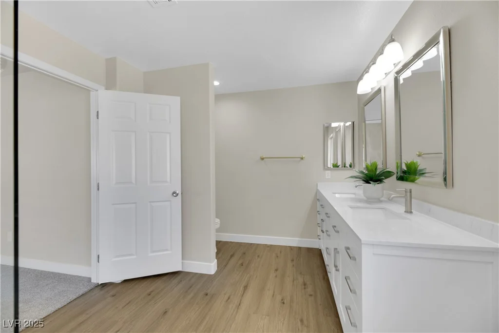 5912 Royal Castle, Las Vegas, NV 89130