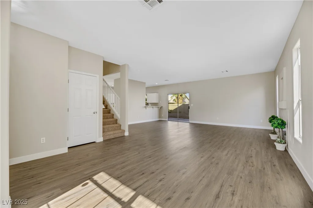 5912 Royal Castle, Las Vegas, NV 89130