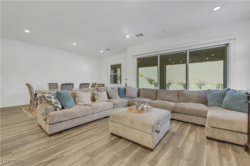 985 Edinburgh Fields, Las Vegas, NV 89138