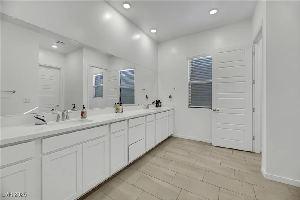 985 Edinburgh Fields, Las Vegas, NV 89138