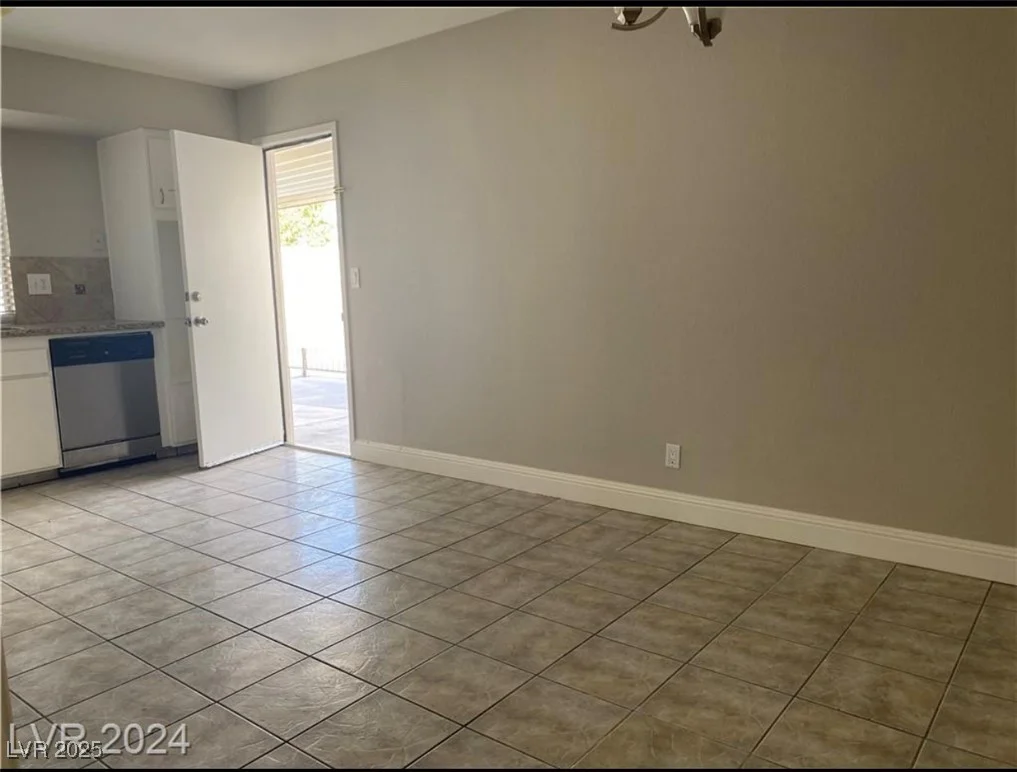 3614 Calmosa, Las Vegas, NV 89103