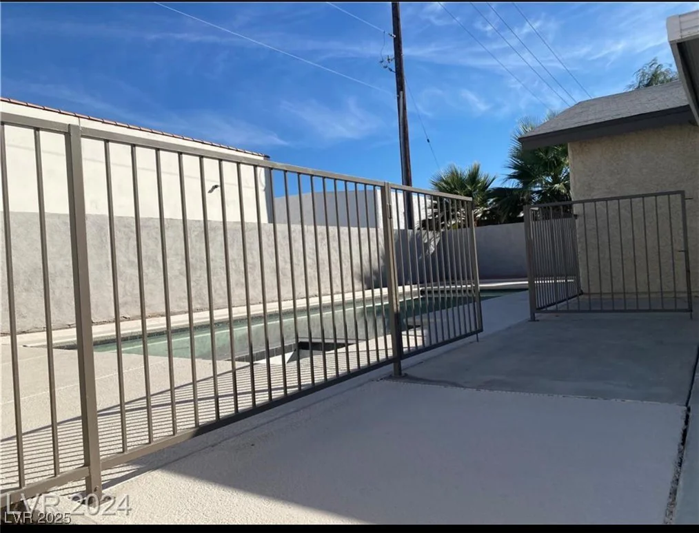 3614 Calmosa, Las Vegas, NV 89103