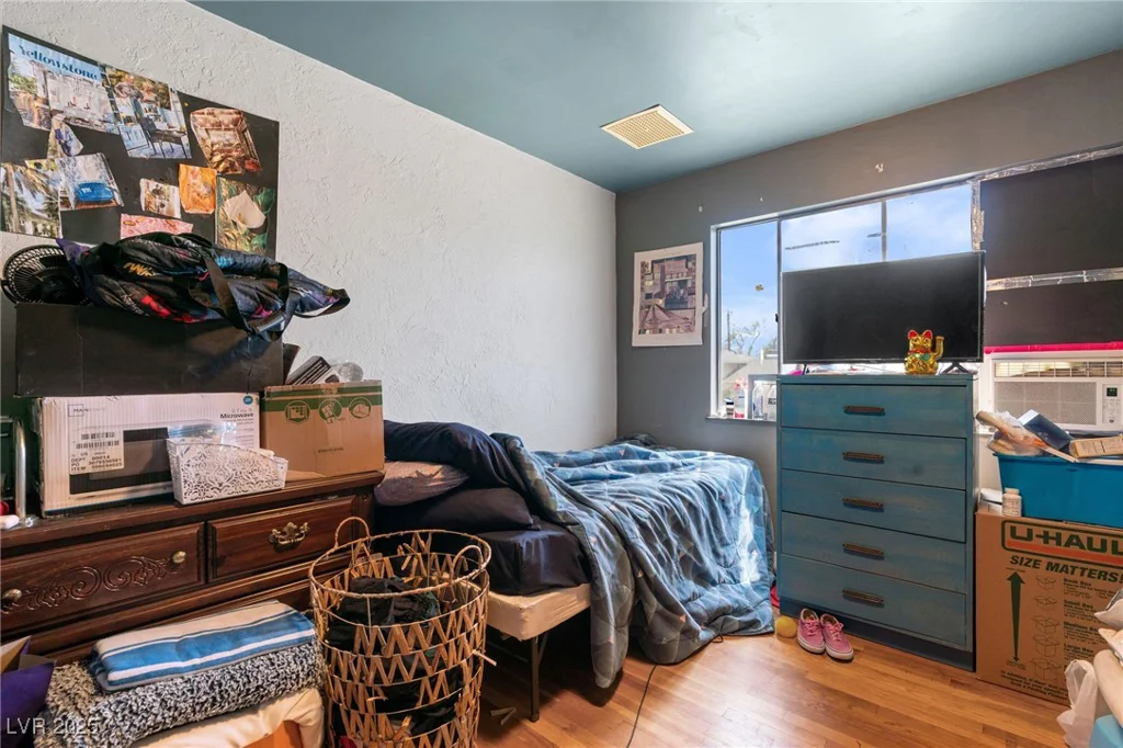 6324 Fairwood, Las Vegas, NV 89107