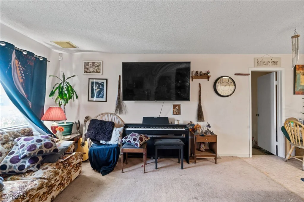 6324 Fairwood, Las Vegas, NV 89107