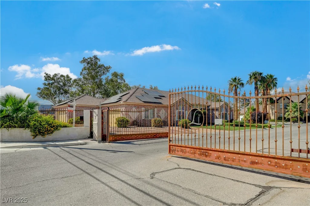5884 Del Rey, Las Vegas, NV 89146