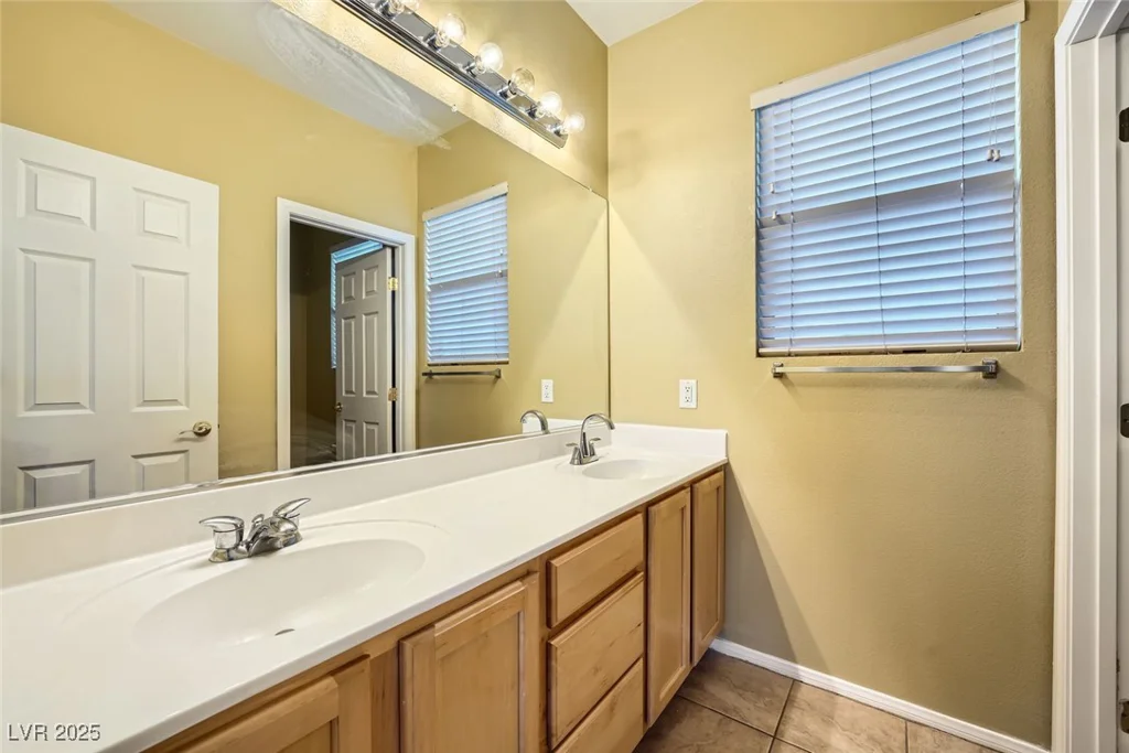 11248 Newbury Hills, Las Vegas, NV 89138