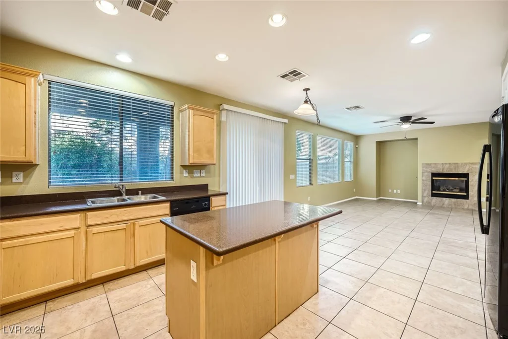 11248 Newbury Hills, Las Vegas, NV 89138