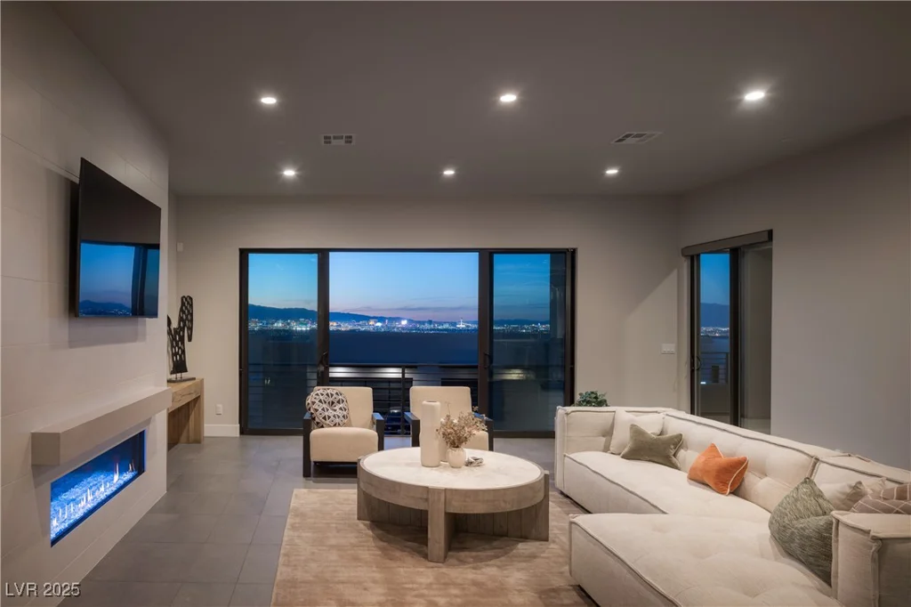 410 Tranquil Peak, Henderson, NV 89012