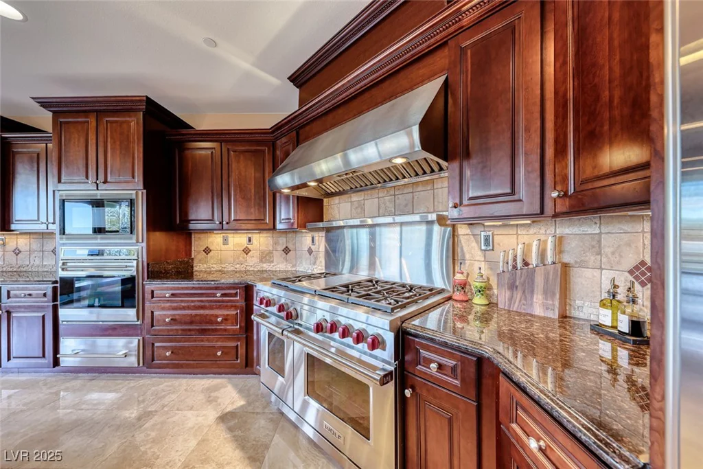 38 Benevolo, Henderson, NV 89011