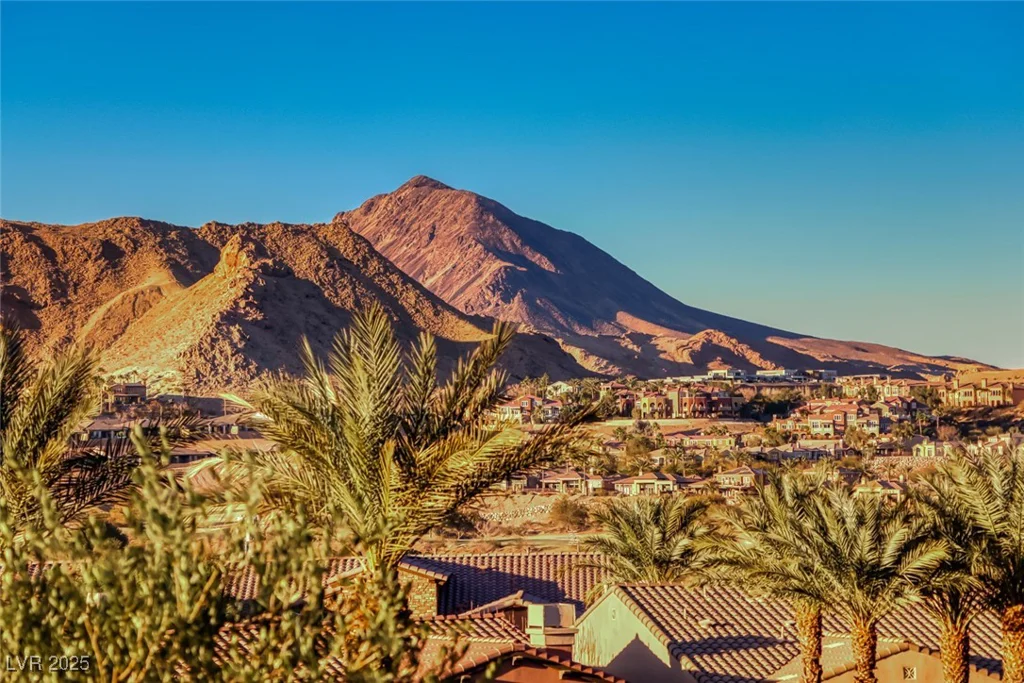 38 Benevolo, Henderson, NV 89011