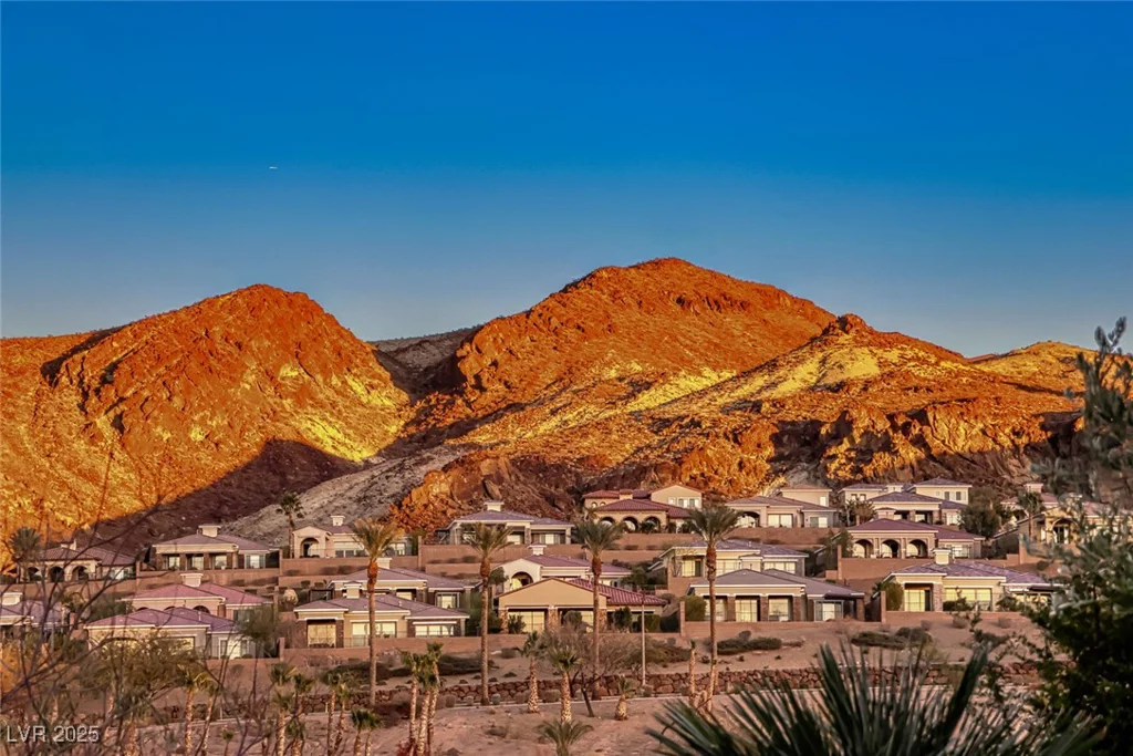 38 Benevolo, Henderson, NV 89011