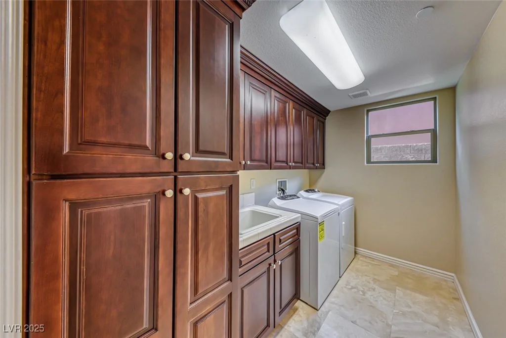 38 Benevolo, Henderson, NV 89011