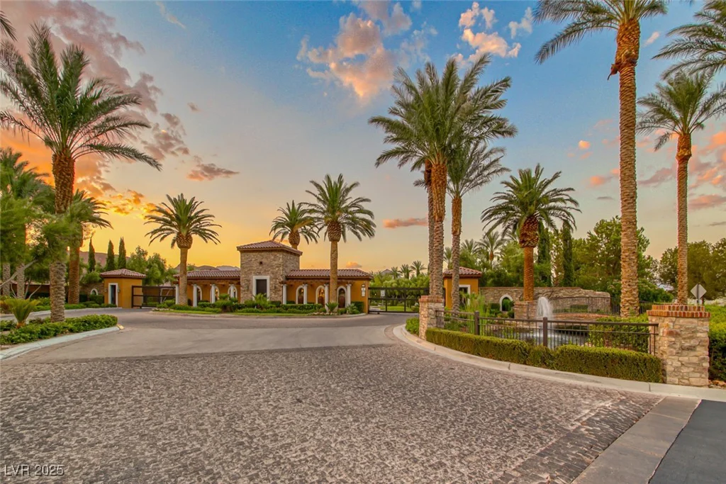 38 Benevolo, Henderson, NV 89011