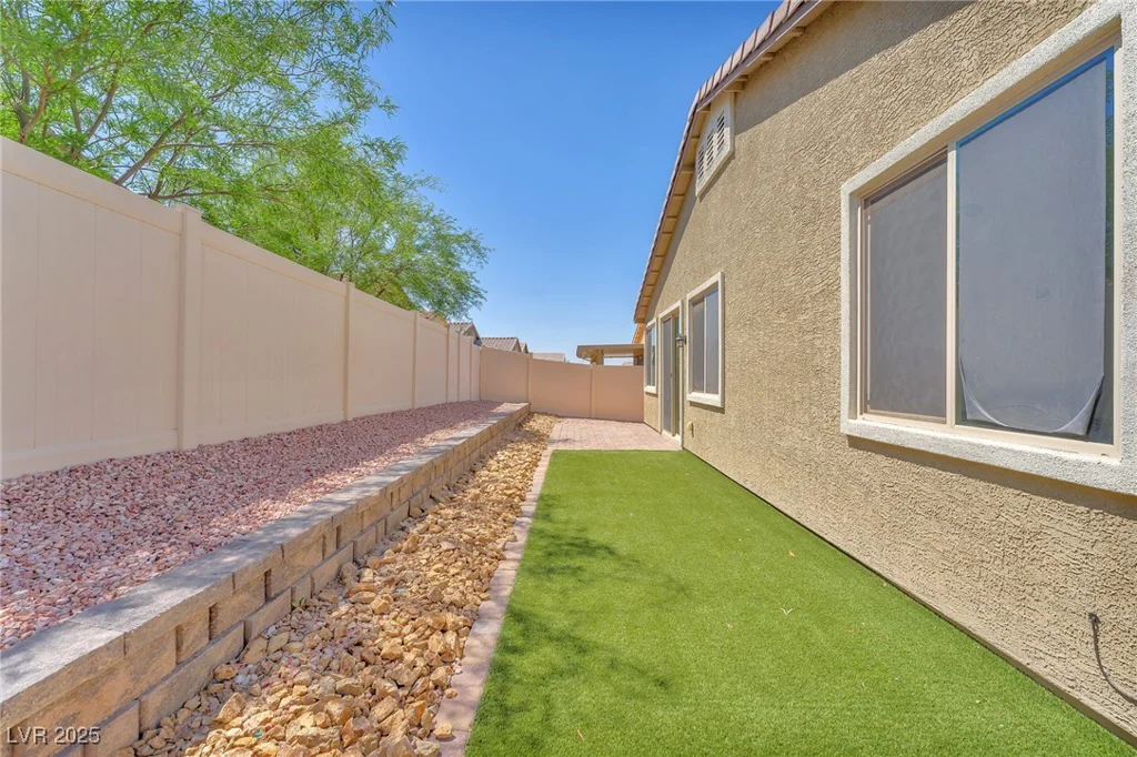 5640 Akula Bay, North Las Vegas, NV 89081